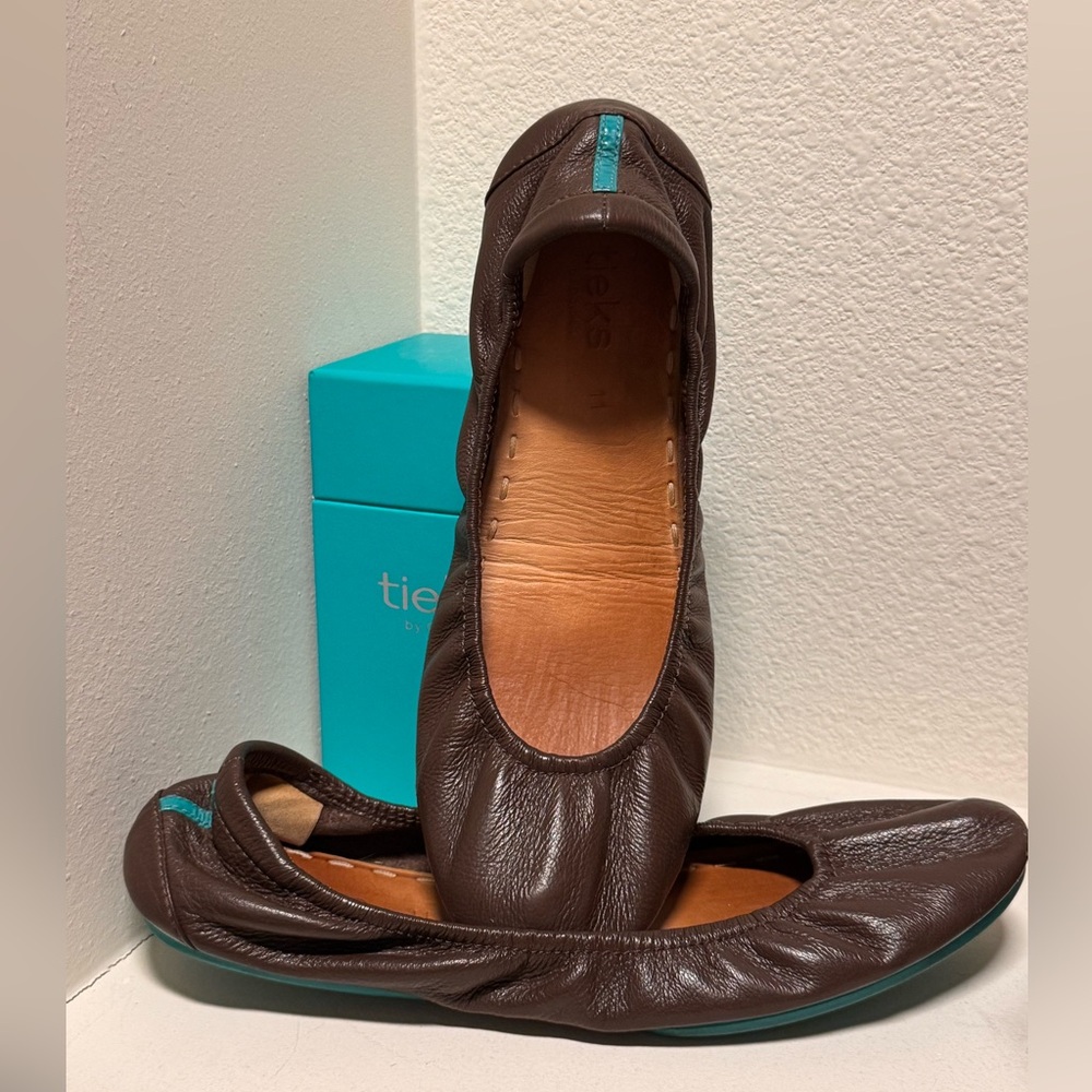 Tieks Chocolate Brown Leather Flats size 11